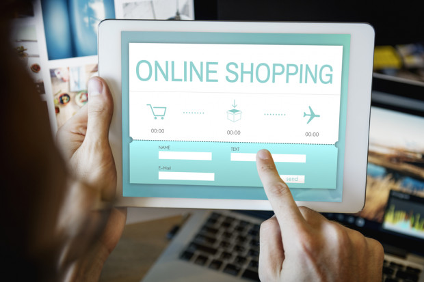 Fot. shutterstock 44 proc. polskich internautów nie kupuje online. Dlaczego?