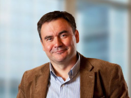 Maciej Szatkowski, starszy menedżer w dziale usług doradczych w zespole doradczym dla sektora FMCG w KPMG w Polsce. Fot. materiały prasowe Ekspert o Tesco i Carrefour: Sojusz pozwoli wynegocjować nie tylko niższe ceny
