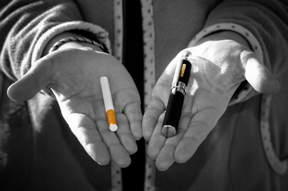 Badanie: E-papierosy z nikotyną szkodzą sercu tak samo jak zwykłe papierosy