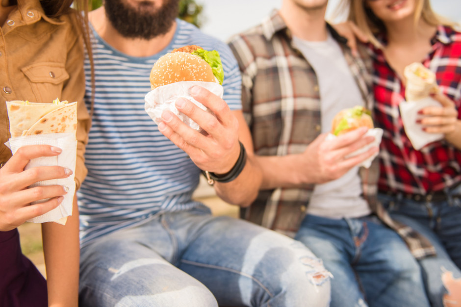 fot. shutterstock Badanie: Jedzenie typu 'fast-food' sprzyja astmie