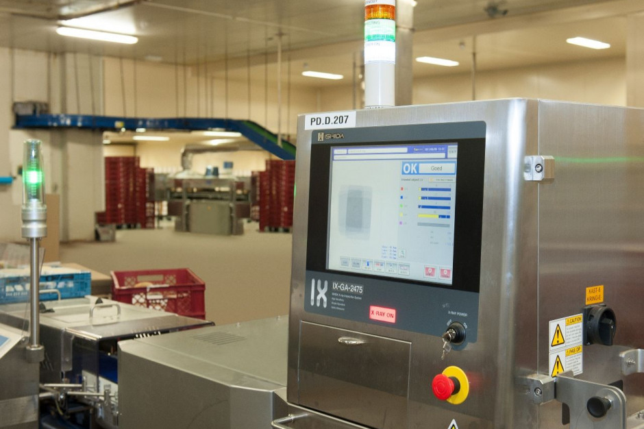 System inspekcji X-ray Ishida IX GA-2475 - widok na panel sterowania i podglądu fazy Widzące na wskroś promienie X-RAY, jako system rozszerzonej gwarancji jakości
