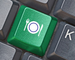 fot. shutterstock.com Digitalizacja - megatrend, który wpływa na rozwój rynku żywności i napojów