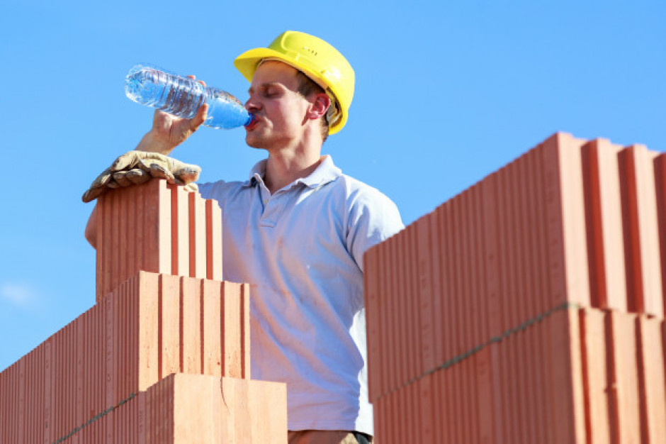 fot. shutterstock PIP: Ponad 300 skarg na pracodawców w związku z upałami