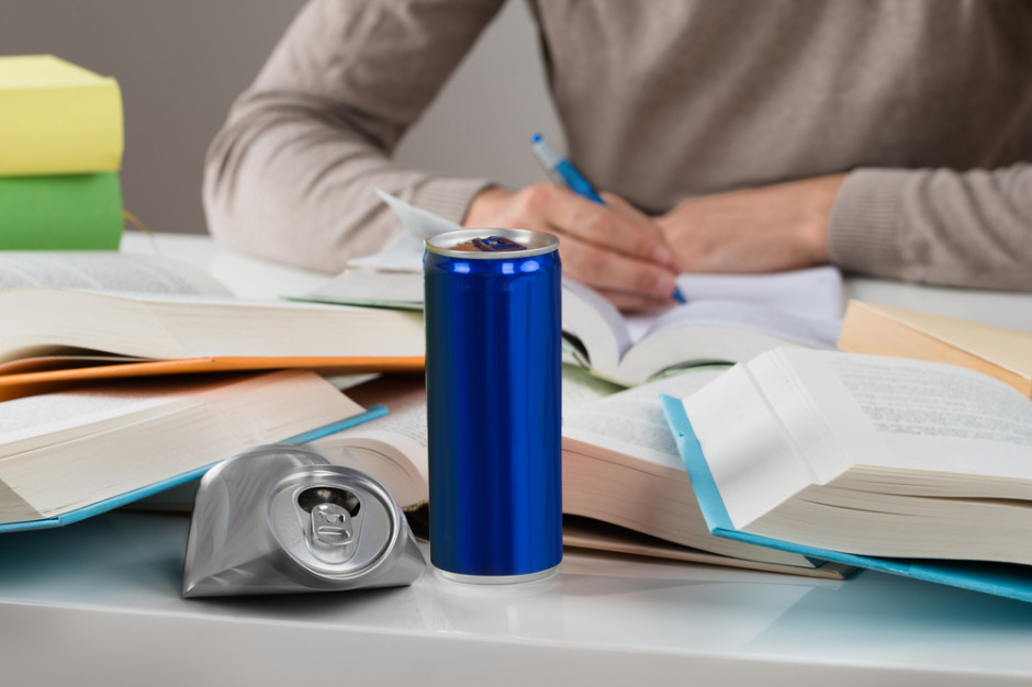 fot. shutterstock Wielka Brytania rozważa zakaz sprzedaży energetyków nastolatkom