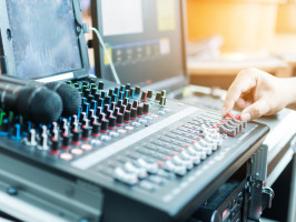 Fot. shutterstock Sound branding - sposób na kreowanie wizerunku marki i sprzedaż w sklepie