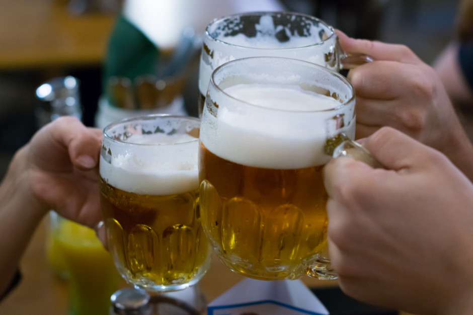 fot. shutterstock Reklamy alkoholu trudne do okiełznania