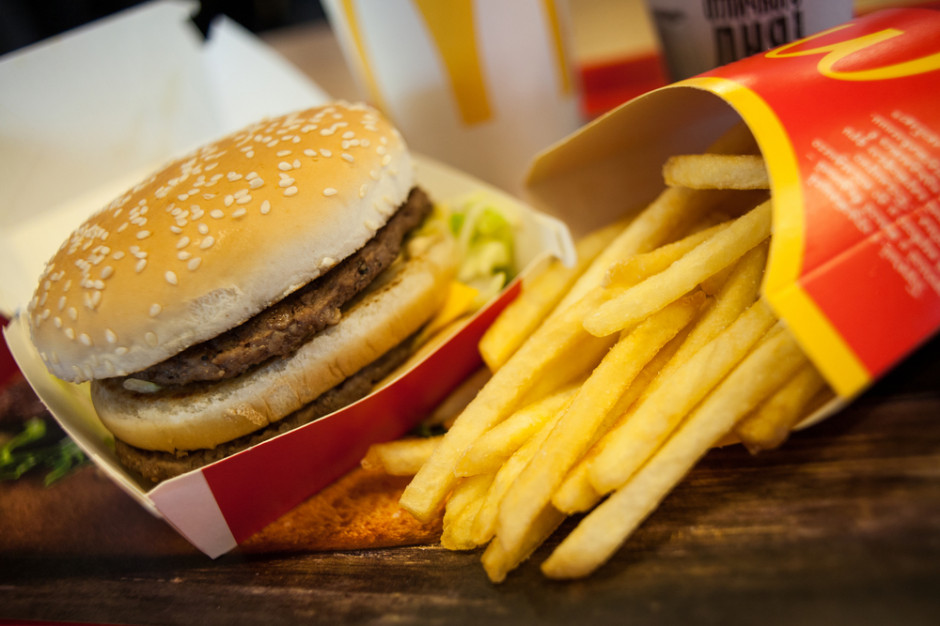 fot. shutterstock USA: McDonald's wycofuje z burgerów sztuczne barwniki i konserwanty