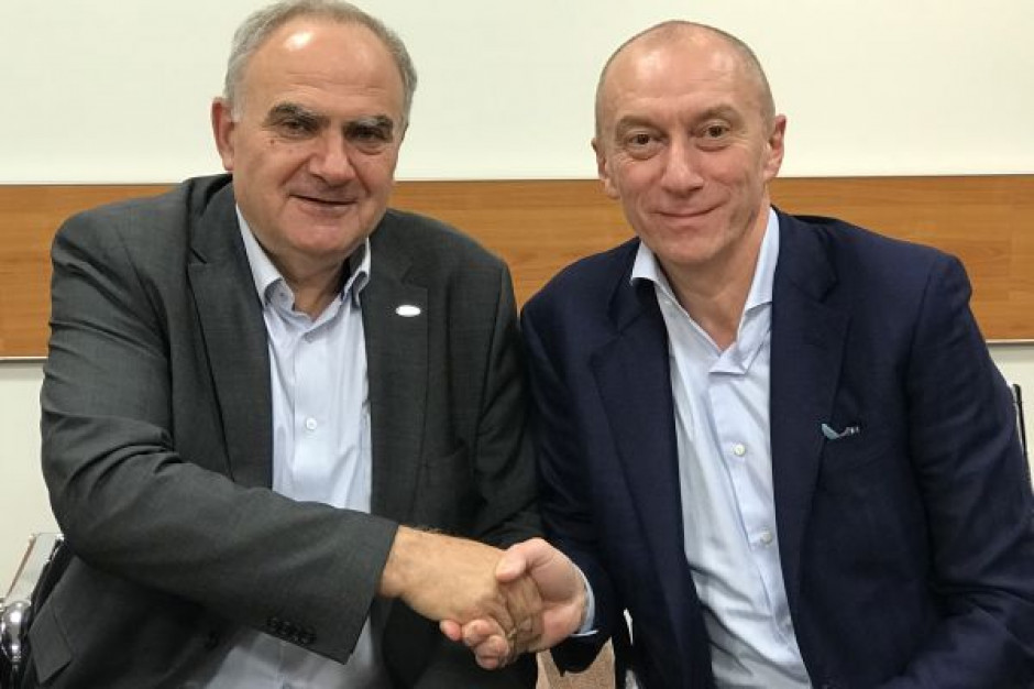 Podpisanie umowy przez Barry Callebaut i Inforum fot. materiały prasowe Barry Callebaut kupi rosyjskiego producenta czekolady