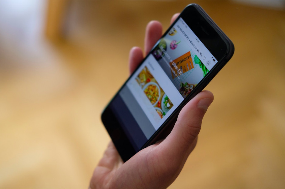 fot. materiały prasowe Uber Eats po raz pierwszy dostarczy książki