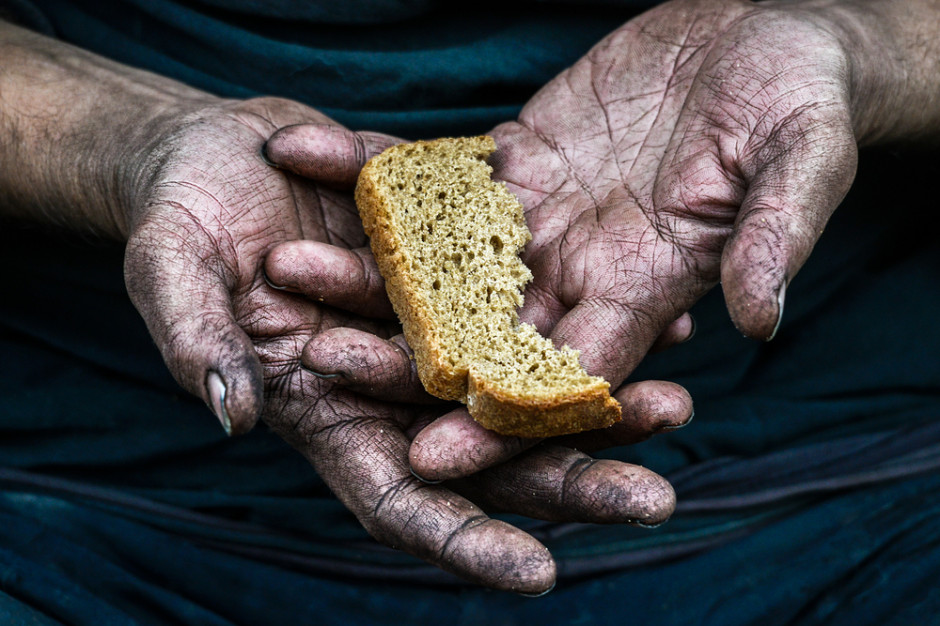 fot. shutterstock.com PAH: Walka z głodem to nie tylko rozdawnictwo paczek z żywnością