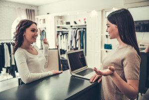 fot. shutterstock.com Sieci handlowe naruszają prawo prosząc o kod pocztowy?