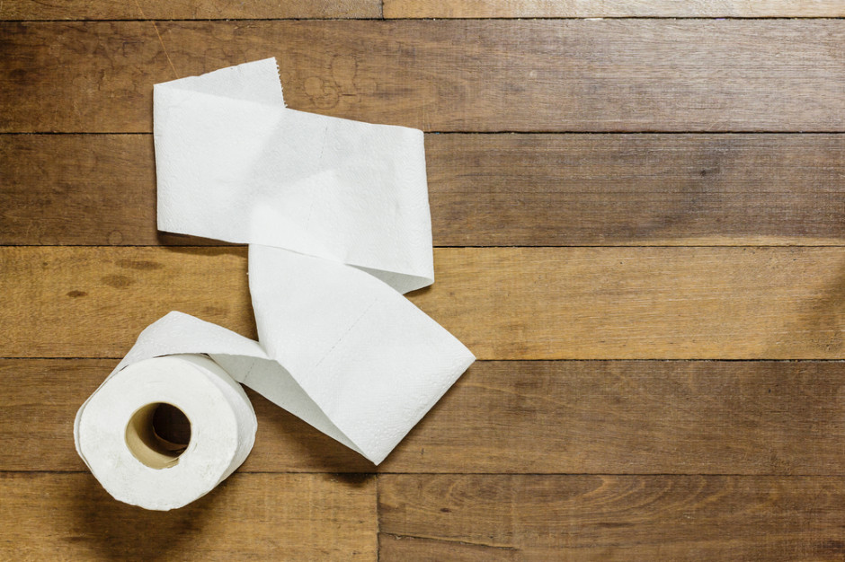 Dyskonty zwiększają liczbę promocji papieru toaletowego. A hipermarkety odpuszczają