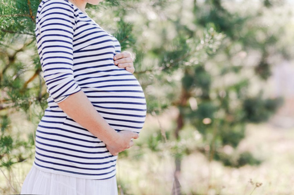Eksperci: Kobiety w ciąży powinny odżywiać się racjonalnie, a nie „jeść za dwoje”