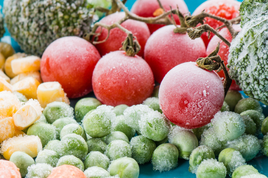 fot. Shutterstock Polacy rocznie marnują 235 kg żywności na osobę. Jak powstrzymać marnowanie?