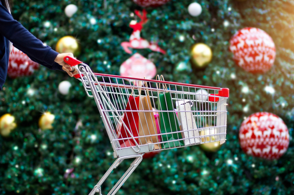 fot. shutterstock Polacy zamierzają wydać na święta średnio 719 zł (wideo)
