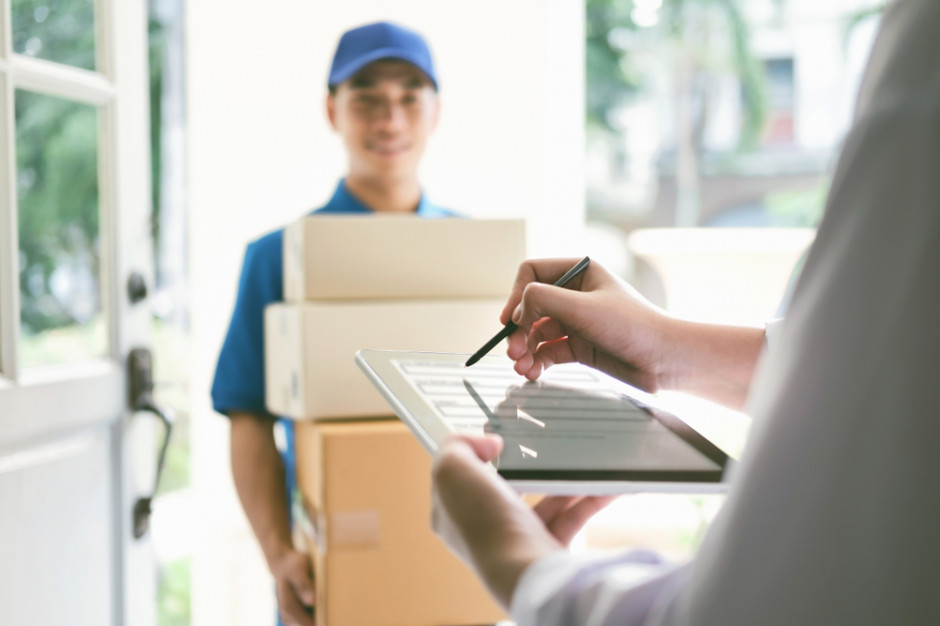 fot. shutterstock Świąteczne e-zakupy wyzwaniem dla firm kurierskich