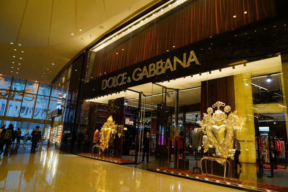 fot. Shutterstock W Chinach znikają ze sklepów produkty D&G przez skandal z reklamami