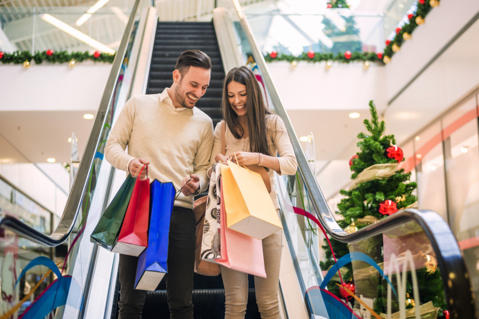fot. shutterstock Czym kierują się kobiety i mężczyźni podczas świątecznych zakupów?