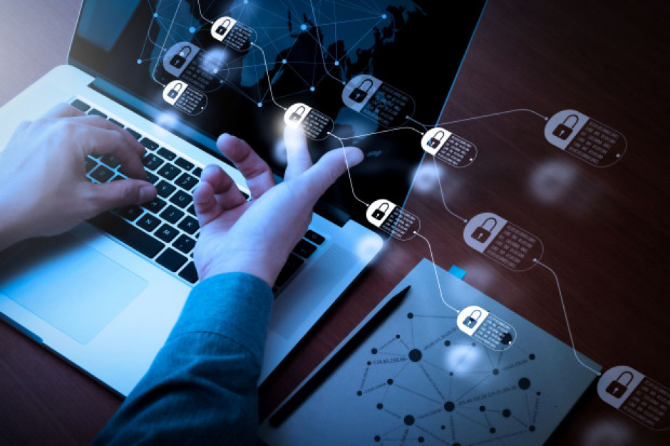 Fot. Shutterstock W 2019 wydatki na transformację cyfrową będą równe PKB Polski, Szwecji i Czech
