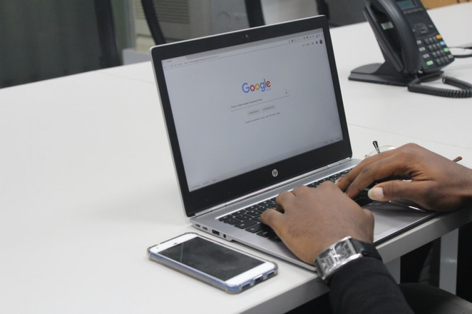 fot. unsplash.com Oddalono pozew przeciw Google za użycie technologii rozpoznawania twarzy