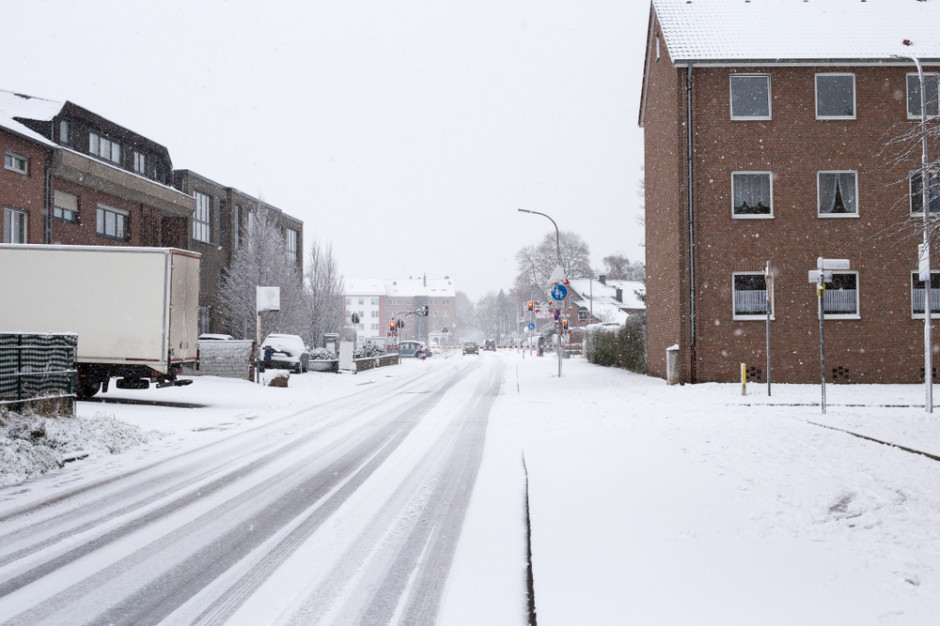 fot. shutterstock IMGW ostrzega: Oblodzenie w centrum i opady śniegu na południu kraju