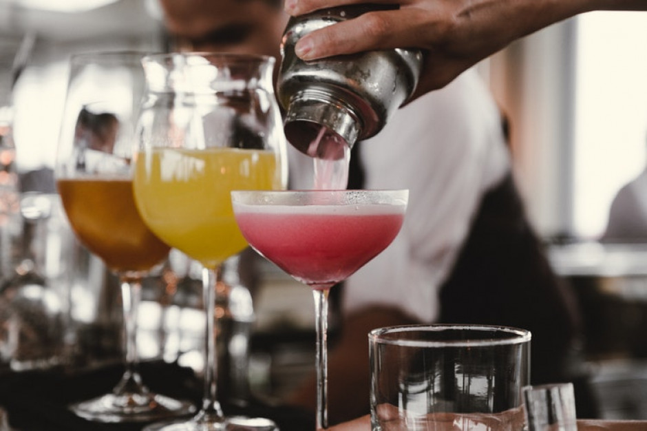 fot. unsplash.com Nawet umiarkowane picie alkoholu to większe zagrożenie migotaniem przedsionków