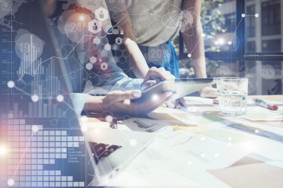 fot. shutterstock Badanie: Polscy pracownicy nie boją się nowych technologii