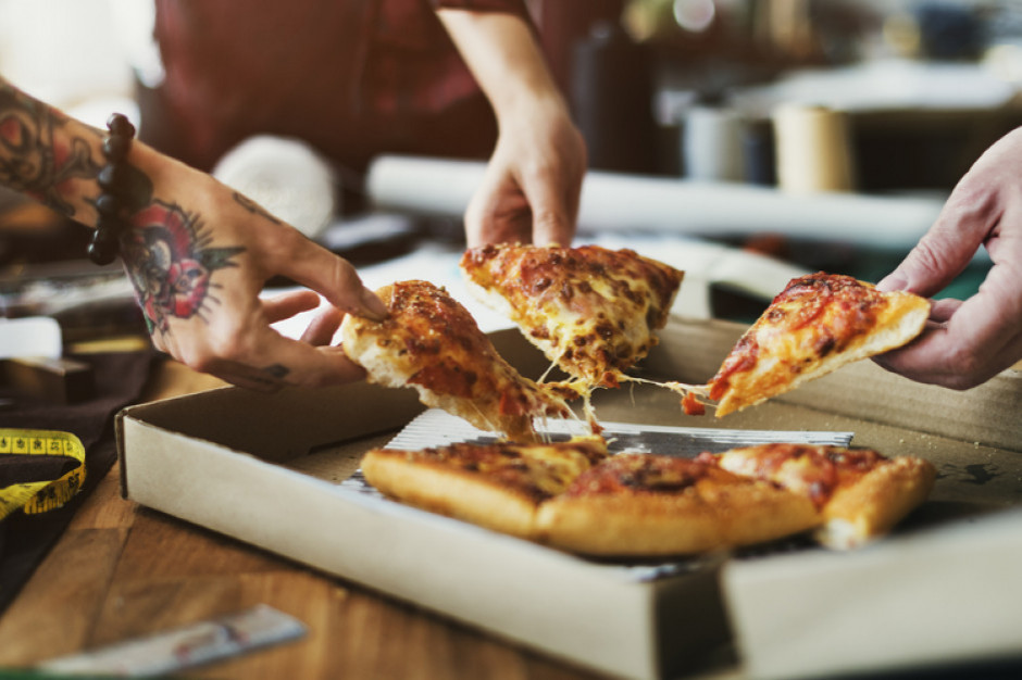 fot. shutterstock Pizza ciągle najpopularniejszym daniem w dostawie