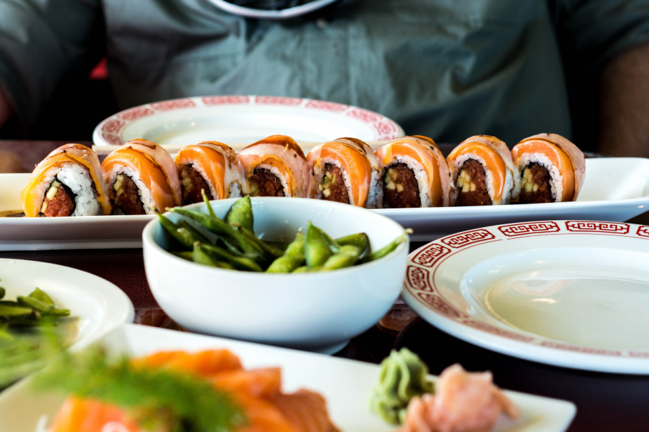 Sushi z dostawą coraz częstszym wyborem na świętowanie Walentynek