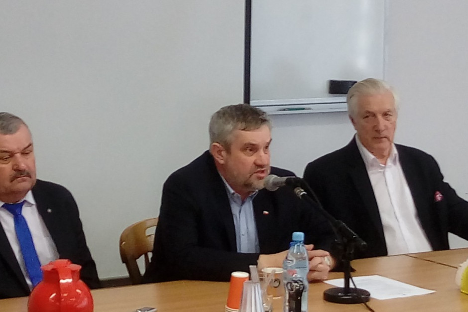 Jan Krzysztof Ardanowski w KZSM Minister rolnictwa do mleczarzy: Konkurowanie za granicą jest głupotą