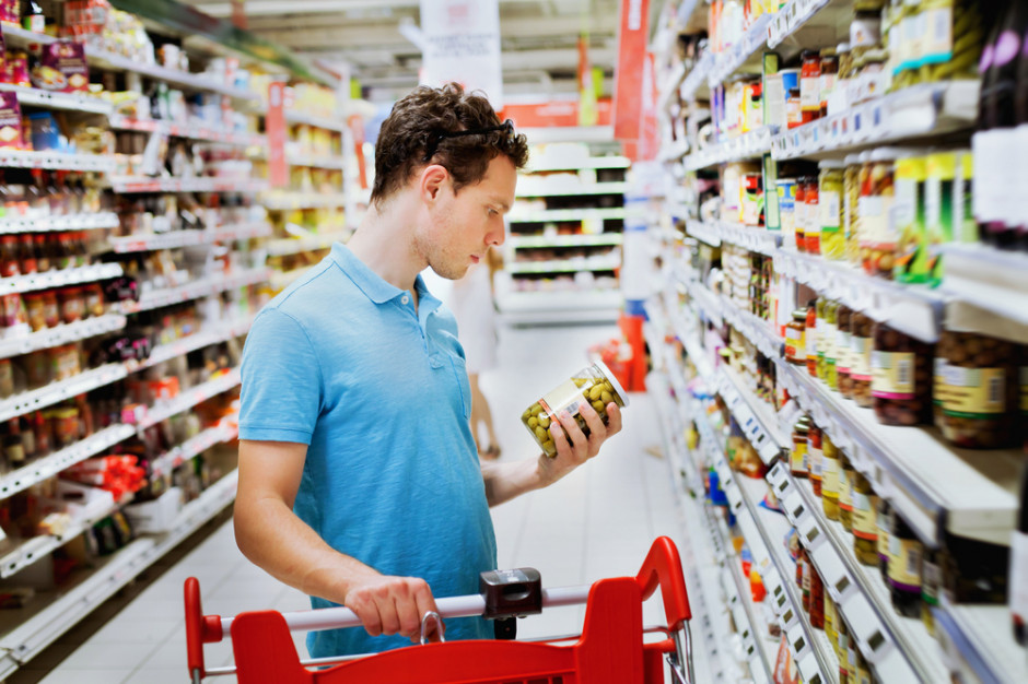 fot. Shutterstock Premier: zaproponujemy ustawę, która utrudni dużym sklepom sprzedaż produktów pod ich marką
