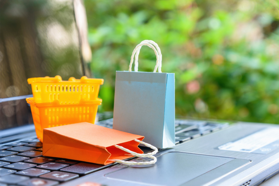 fot. shutterstock Sklepy online i offline to dla klientów jedno doświadczenie zakupowe