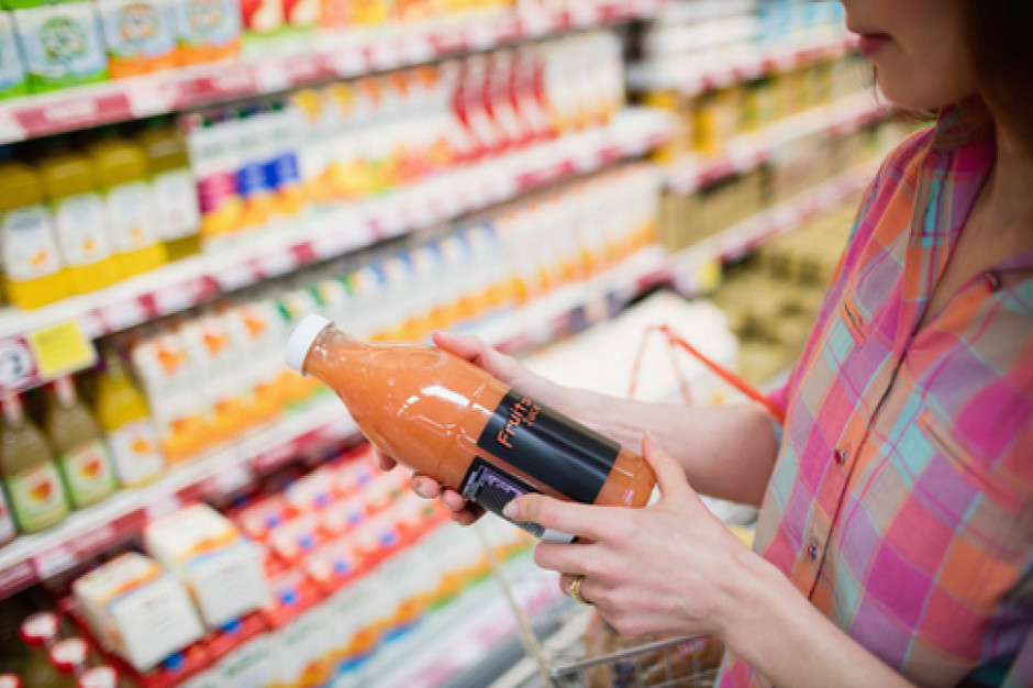Fot. Shutterstock Raport Nielsena: 6 na 10 Polaków zna ceny wszystkich soków, które kupuje