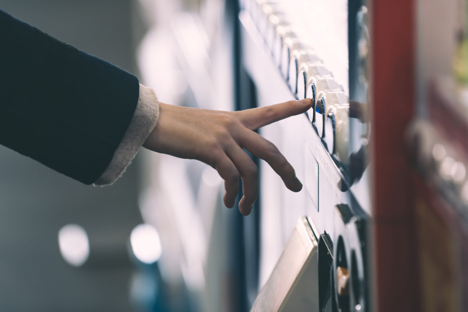 fot. shutterstock Polacy pokochali korzystanie z samoobsługowych automatów