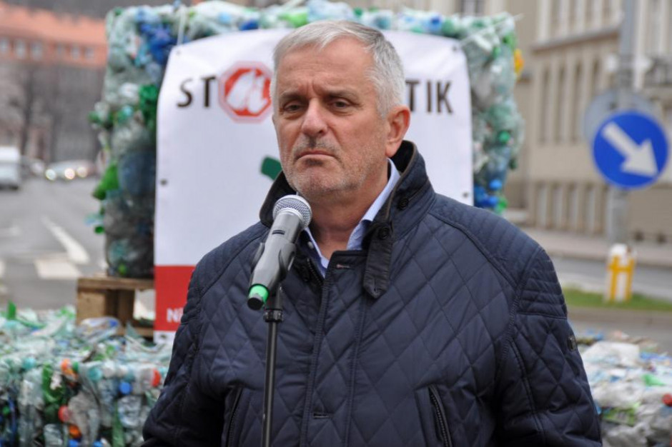 Prezydent Wałbrzycha, Roman Szełemej, (fot. UMW) Wałbrzych wprowadza całkowity zakaz używania plastików