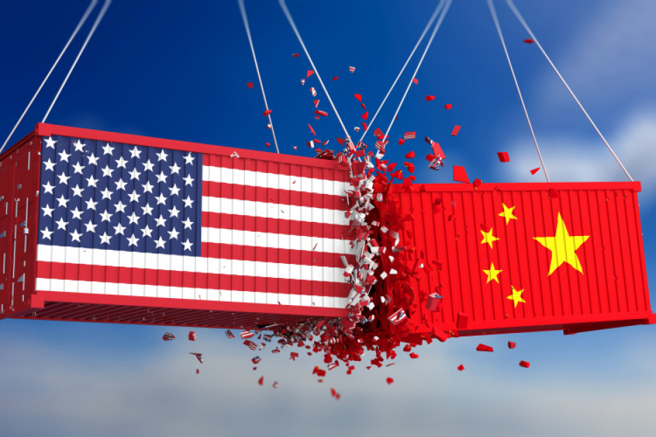 fot. shutterstock Wojna handlowa USA-Chiny: Prezydent USA chce podwyższyć cła