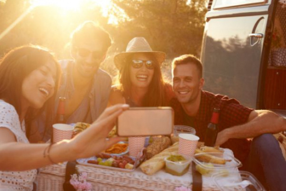 fot. shutterstock PizzaPortal: Młodzi online i bez gotówki
