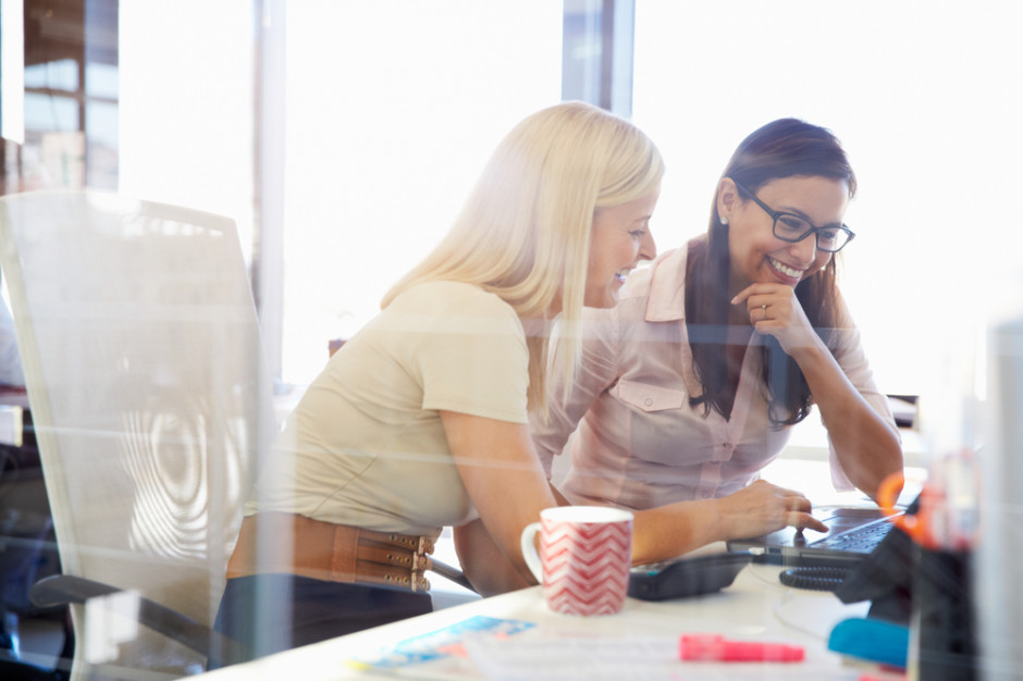 fot. shutterstock Badanie: Kobiety dobrze oceniają swoje zadowolenie z pracy zawodowej