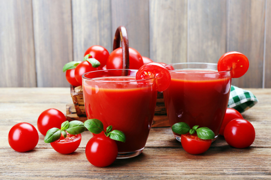 fot. shutterstock Naukowcy: Niesolony sok pomidorowy zmniejsza ryzyko chorób serca