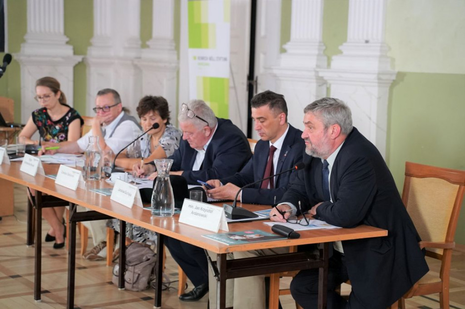 Fot. mat. pras. Unijne dopłaty faworyzują duże gospodarstwa rolne? (raport)