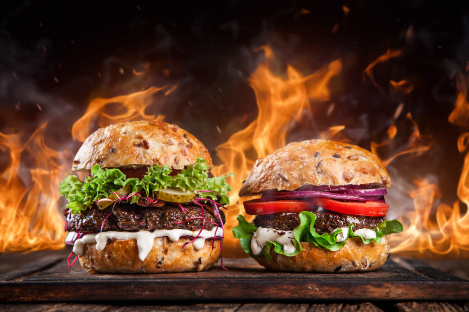 Mięso na wtorek: Strusina i mięso z zebry alternatywą dla wołowego burgera? (wideo)