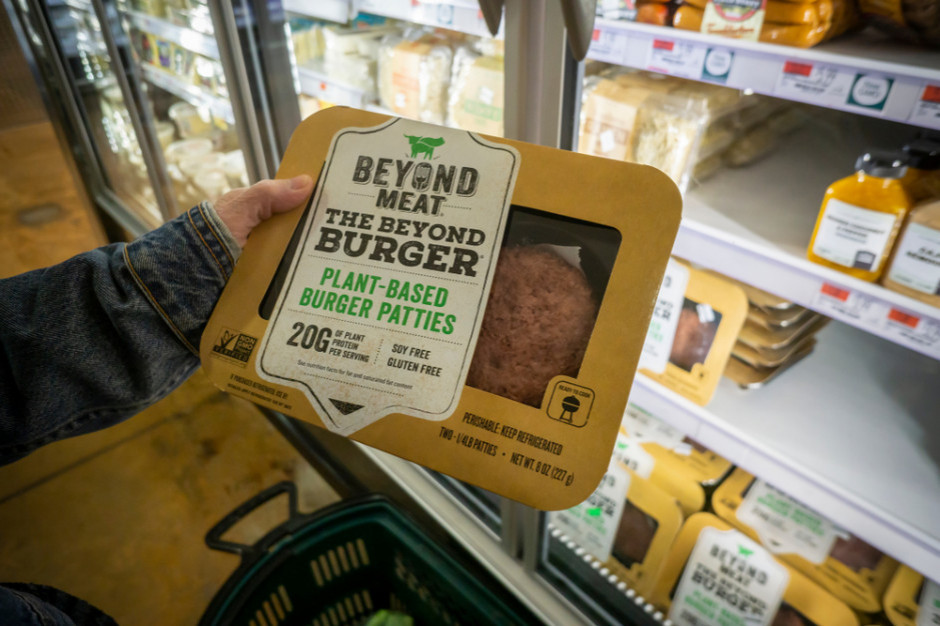 fot. shutterstock Sieć API Market wprowadza zamienniki mięsa od Beyond Meat i Linda McCartney