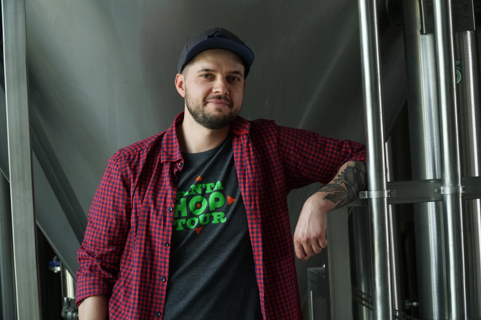 Bartek Ociesa, piwowar i szef projektu PINTA Barrel Brewing, fot. PTWP Casualowy piątek: Piwa starzone w beczkach niszą wśród kraftów (wideo)