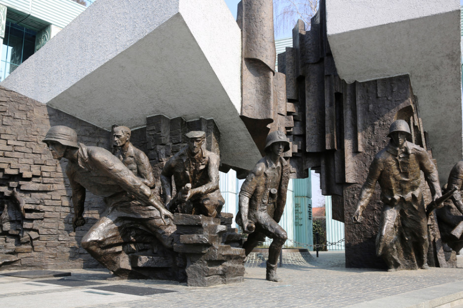 Pomnik Powstania Warszawskiego fot. Shutterstock 75 lat temu wybuchło Powstanie Warszawskie - największa akcja zbrojna podziemia w okupowanej przez Niemców Europie