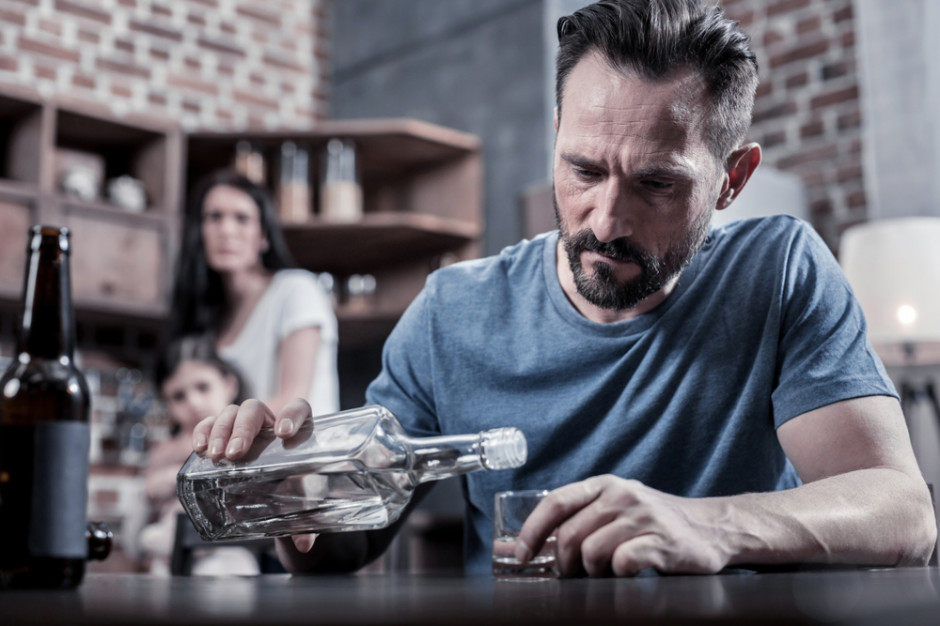 fot. shutterstock Lekarze: Nadużywanie alkoholu może doprowadzić do demencji