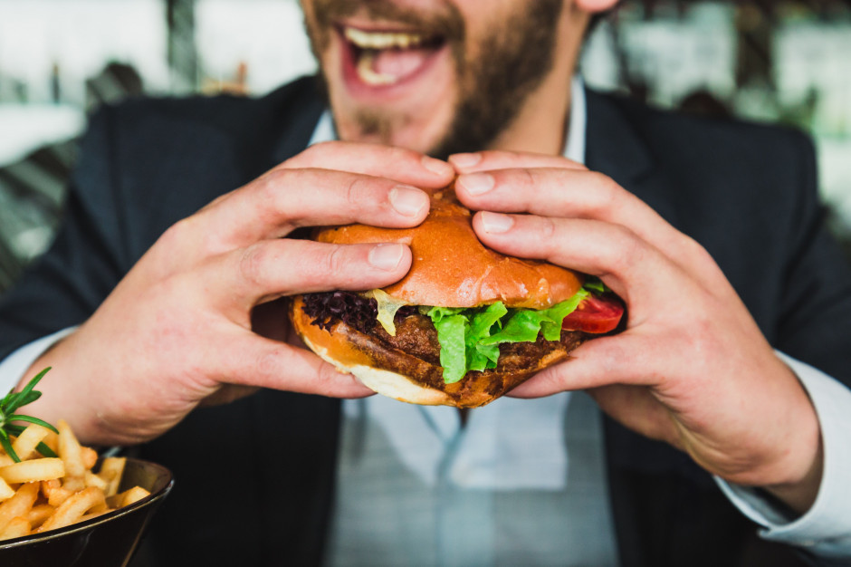fot. unsplash.com Łatwiejszy dostęp do restauracji typu fast food zwiększa liczbę zawałów serca