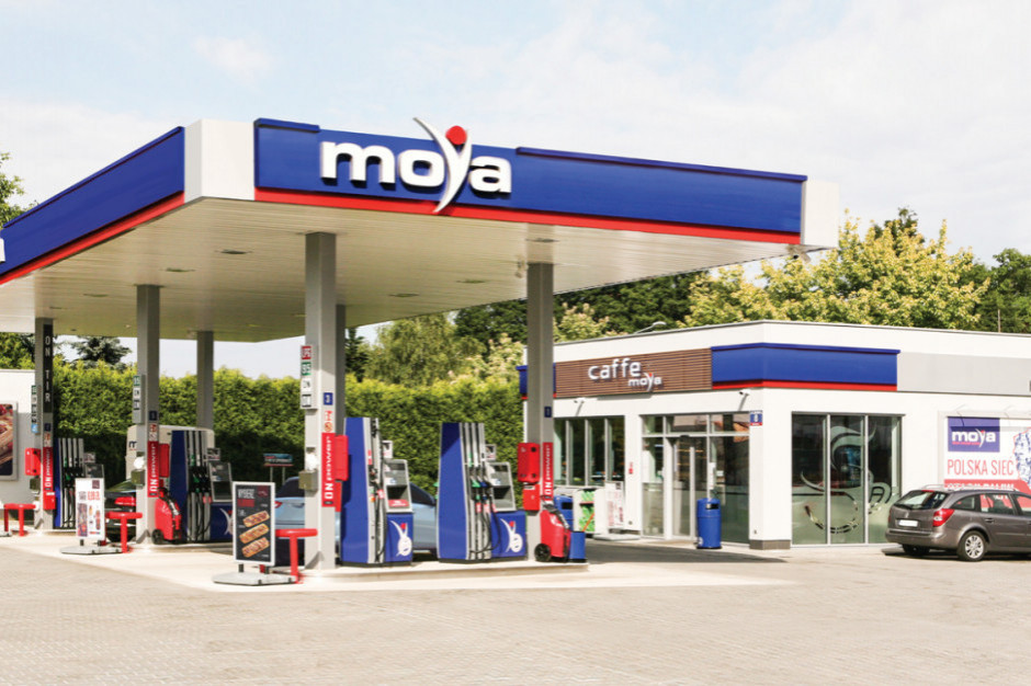 fot. shutterstock Stacje paliw Moya uruchomiły aplikację mobilną dla użytkowników kart paliwowych sieci