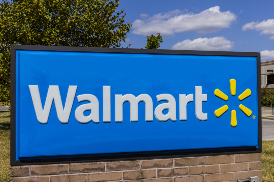fot. shutterstock Walmart i Tesla chcą wspólnie rozwiązać problem pożarów paneli słonecznych