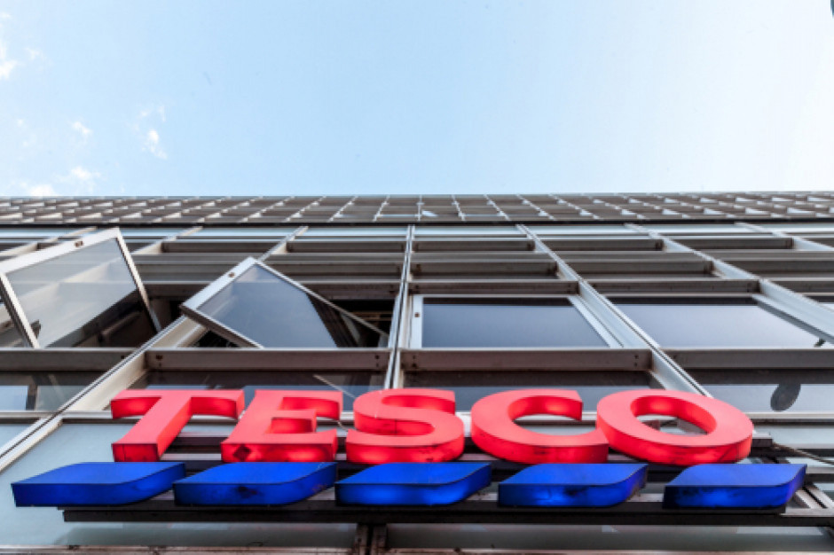 fot. shutterstock Tesco: Zwalniani pracownicy dostaną dodatkowo jedną pensję