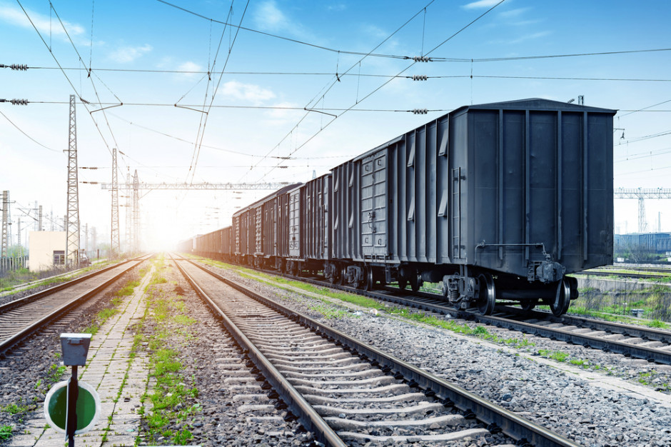 fot. Shutterstock PKP Cargo chce kupić część Fabryki Wagonów Gniewczyna i ruszyć tam z produkcją